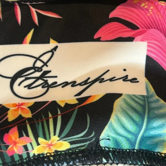 Etrenspire Black Hawaiian Floral Leggings Small - Picture 3 of 6